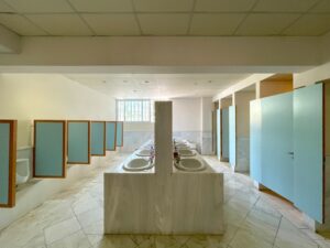 Współpraca w utrzymaniu higieny toalet publicznych i sanitariatów - zdrowie jelit oraz bezpieczeństwo sanitarne