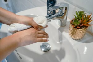 alternatywne rozwiązania higieniczne do papieru toaletowego - bidet, włókniny, muszle klozetowe z funkcją spłukiwania